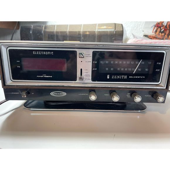 Vintage Zenith Electronic Circle of Sound Clock Radio Solid State - Picture 1 of 5
